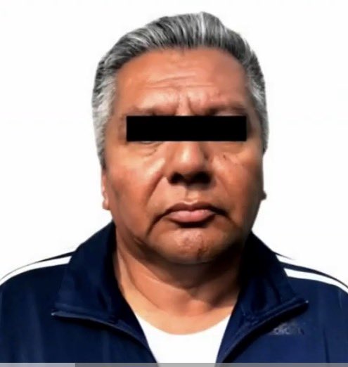 amarilloalarcon's tweet image. ‼️ Asesino del abogado Pablo González Kúsulas recibió #Sentencia de 20 años de #Prision

El chofer subió a su #Taxi al litigante y le ofreció una botella de agua que tenía GOTAS OFTÁLMICAS que le causaron la #Muerte