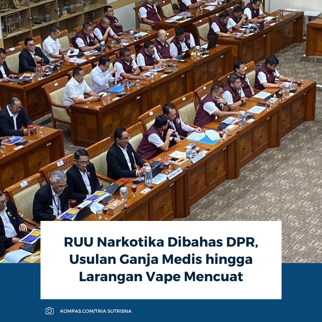 kompascom's tweet image. RUU Narkotika dibahas DPR dengan beragam usulan, dari legalisasi ganja medis hingga larangan vape. Hinca Panjaitan mengusulkan ganja medis dikelola terbatas di kawasan khusus dengan pengawasan negara.

Baca selengkapnya: nasional.kompas.com/read/2026/04/0…

~RK #RUUNarkotika #DPR #ganja