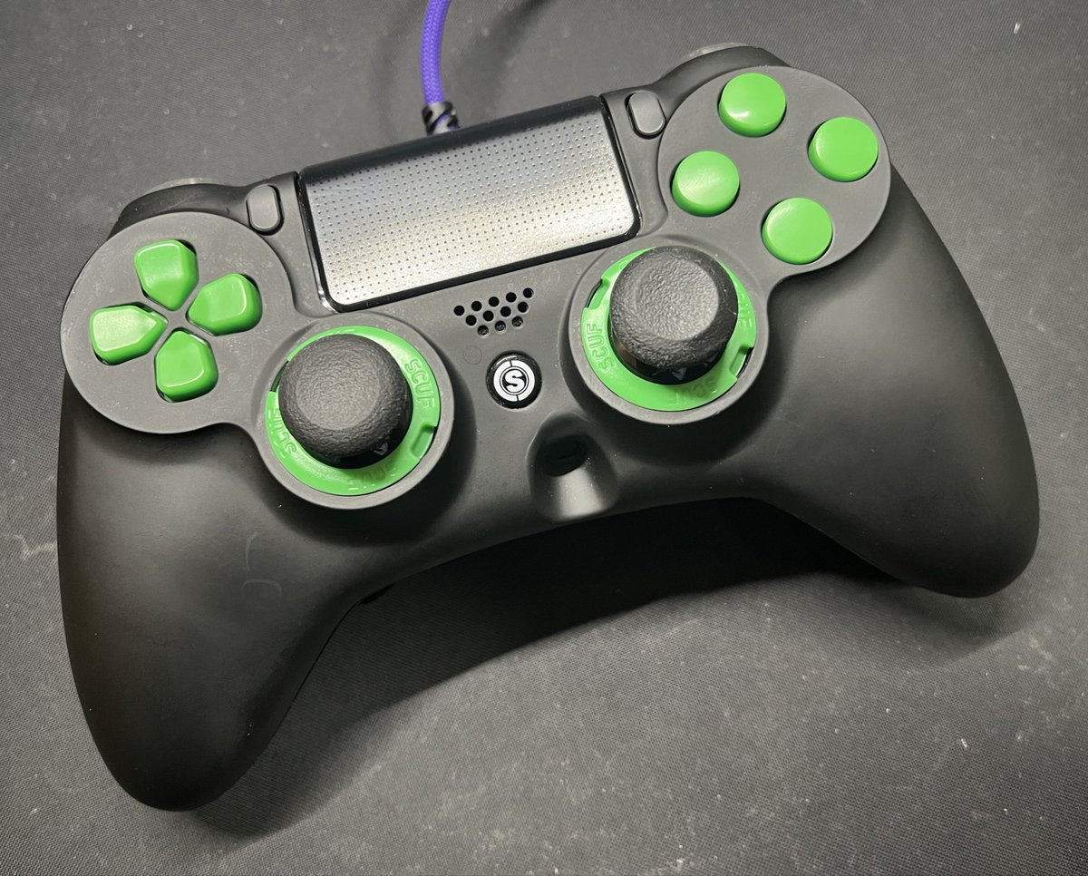 Ten_Ten_spl's tweet photo. 基板は届いたのに、仕事が繁忙期なこともあり棚上げになってた新しいコントローラー組めた🎮
これでよりゲームライフが捗りますわ👍 https://t.co/gfBv193bhM
