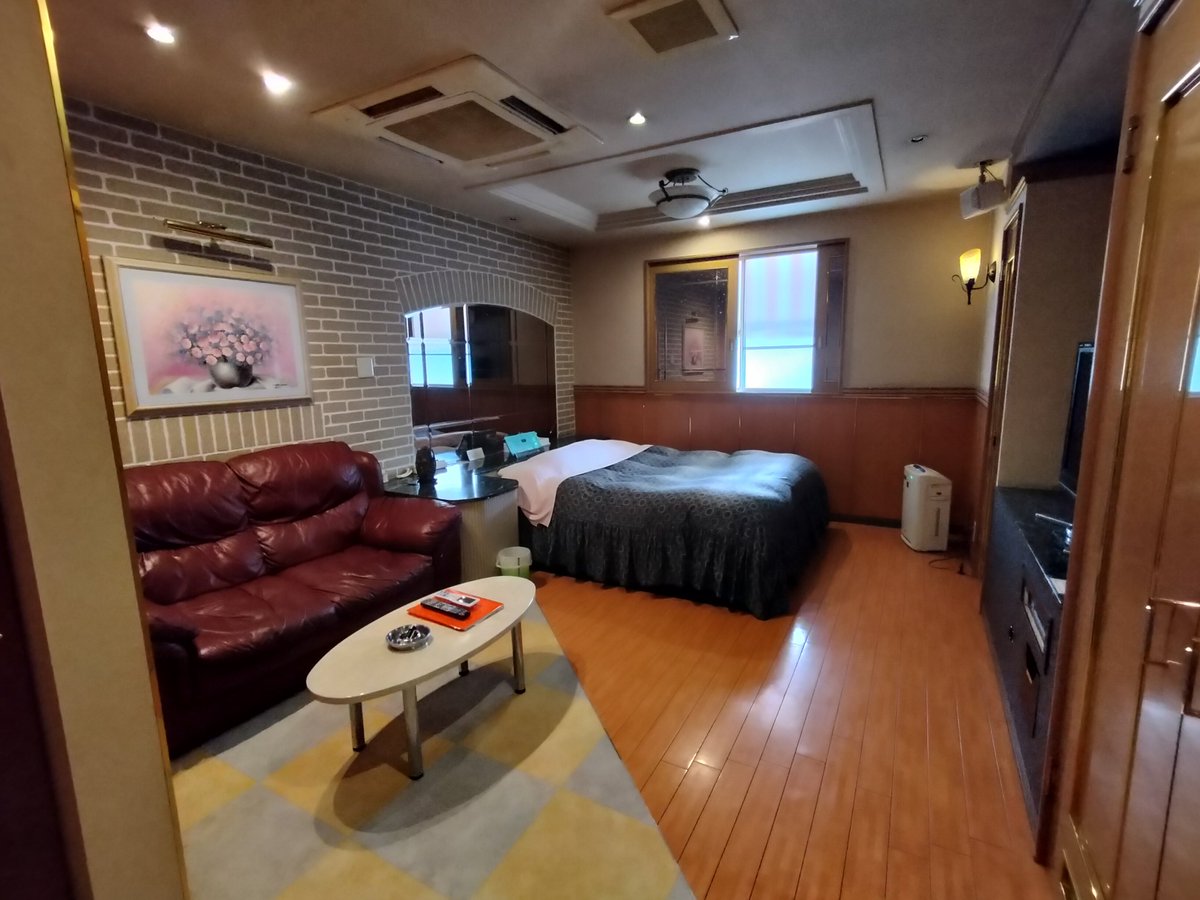 ラブホ自撮り界隈 tweet media