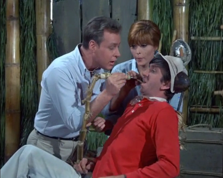 HamCollege's tweet photo. Professor Thomas and Dean Martin are at it again this Friday night 8:00 CDT, 0100 UTC. Ham College makes getting your first Amateur Radio license painless. Join us for class.
https://t.co/naaj9PEdKU https://t.co/9HB5AeYgsF