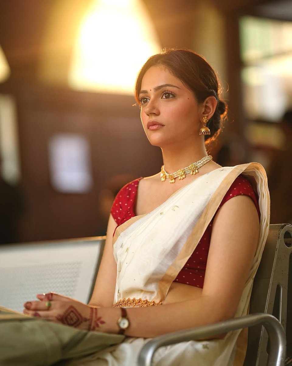 TheClimaxIndia's tweet photo. #AneetPadda to play double role, as an ordinary woman and a vengeful spirit, in #ShaktiShalini.
The story is about a vengeful female ghost, dwelling in trees and water bodies, who punishes men, as she was betrayed and killed in a brutal manner. In Bengal, the goddess invoked to destroy evil spirits is Goddess Kali. She is recognised as the ultimate form of Shakti. Here, the character Shakti is pitted against the spirit
