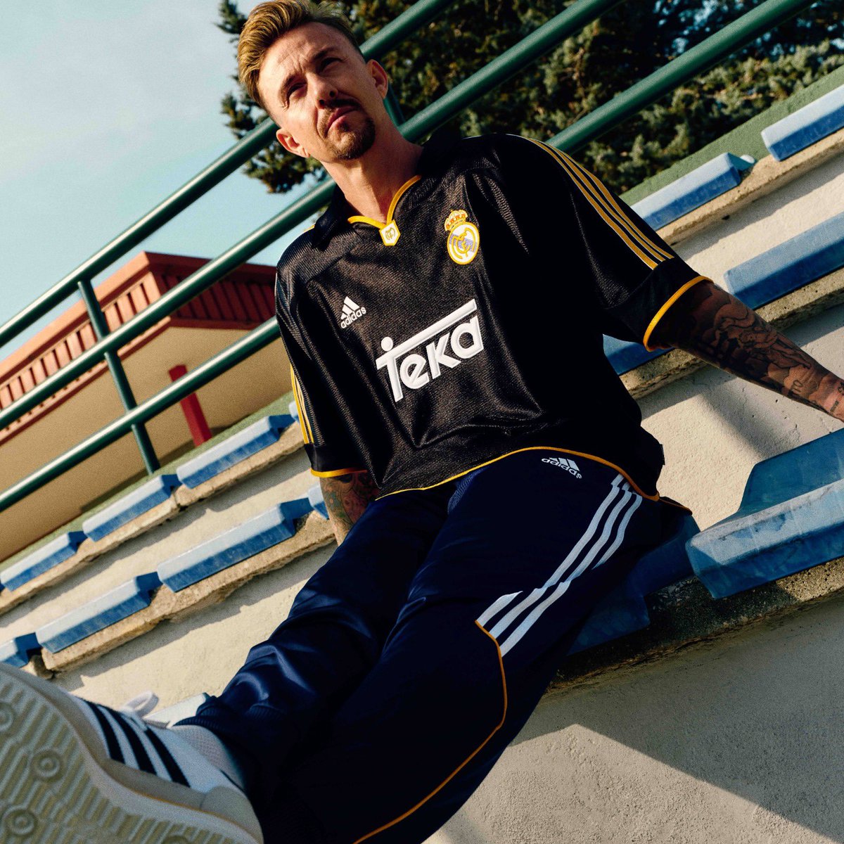 Forward Football Shop tweet media