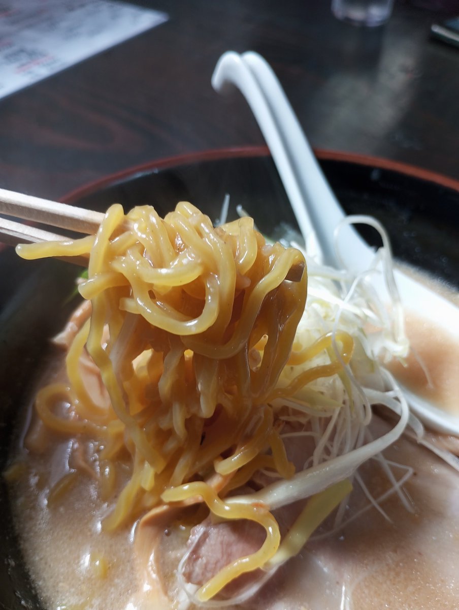 帯広市・麺好きうるふ/ラーメンと酒場よるうるふ tweet media