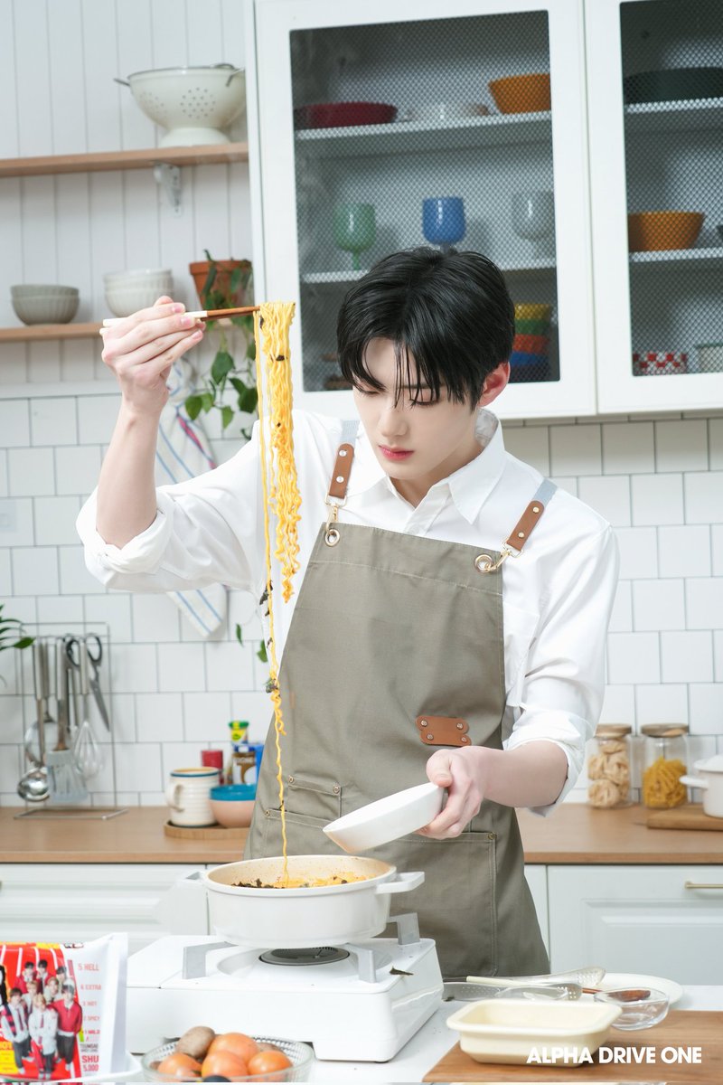 ayon 정 𝗥𝗼𝗺𝗮𝗻𝗼𝘃 tweet media