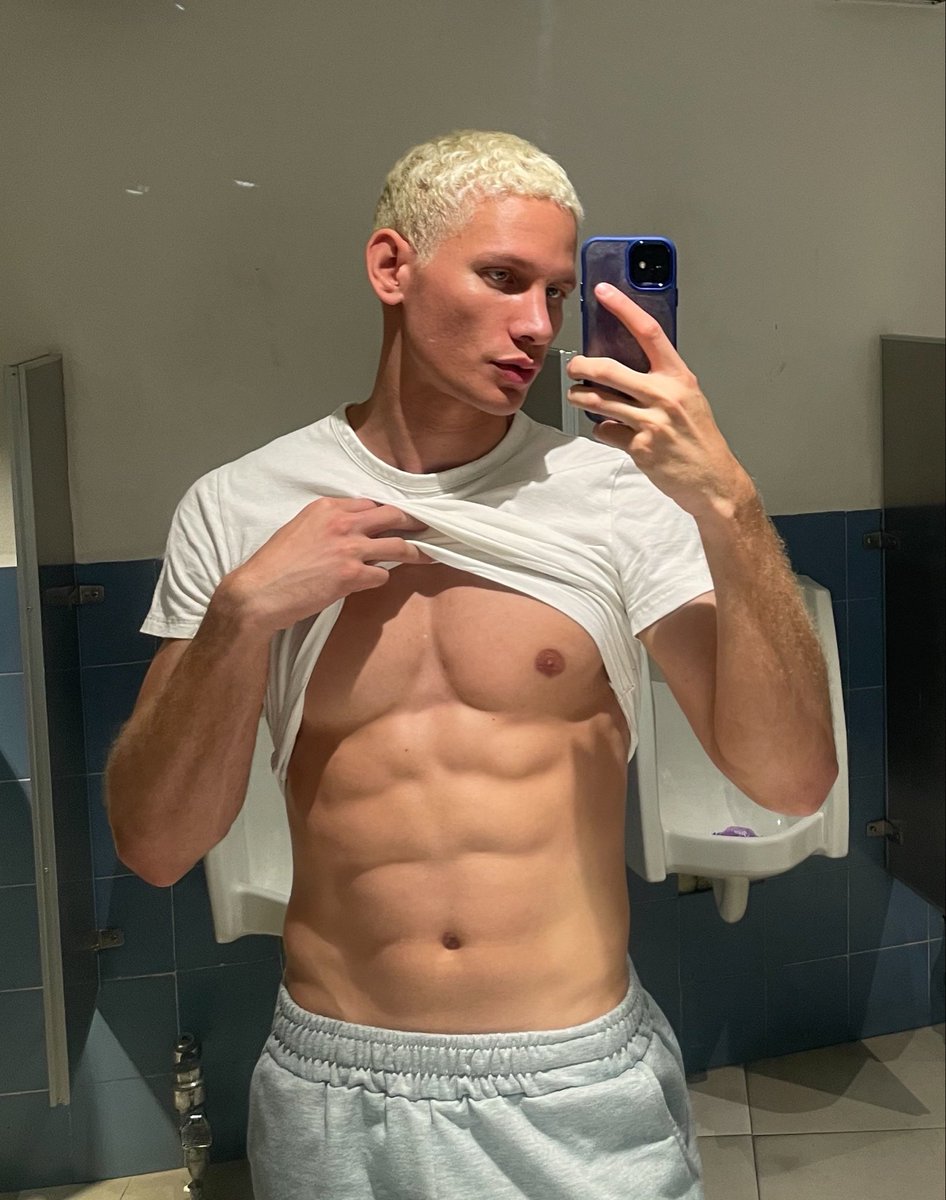 benigmr's tweet photo. Fui al baño del trabajo y me dio calor 🥵🔥 https://t.co/e5k1gKamsn