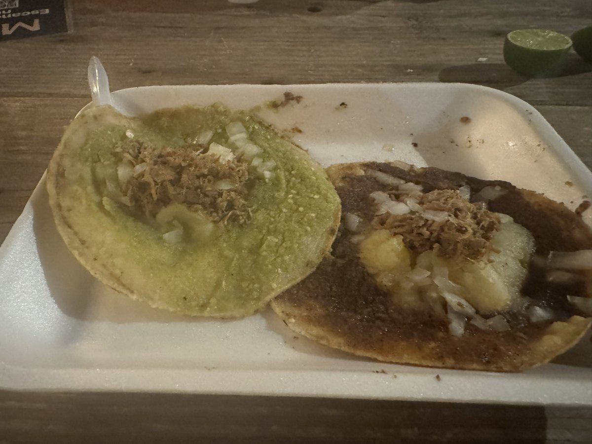 zɐsʞɐɹ qɐɹɹǝʇ tweet media