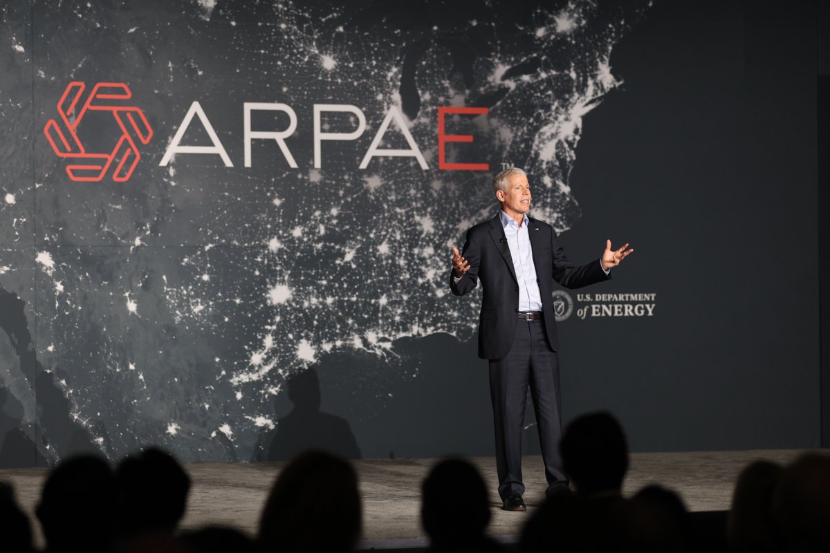 ARPAE's tweet image. Thanks to all Summit attendees and performers for bringing your energy to #ARPAE26 Day 1! We heard from visionaries @SecretaryWright, @ScienceUnderSec, @ConnerProchaska, &amp;amp; @LisaSu in our General Session.

Follow #ARPAE26 for more! Bring power to possibility.