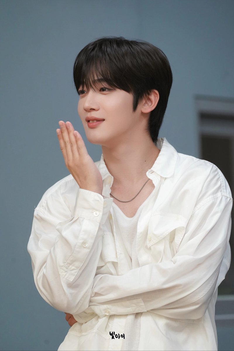 빛아이 tweet media