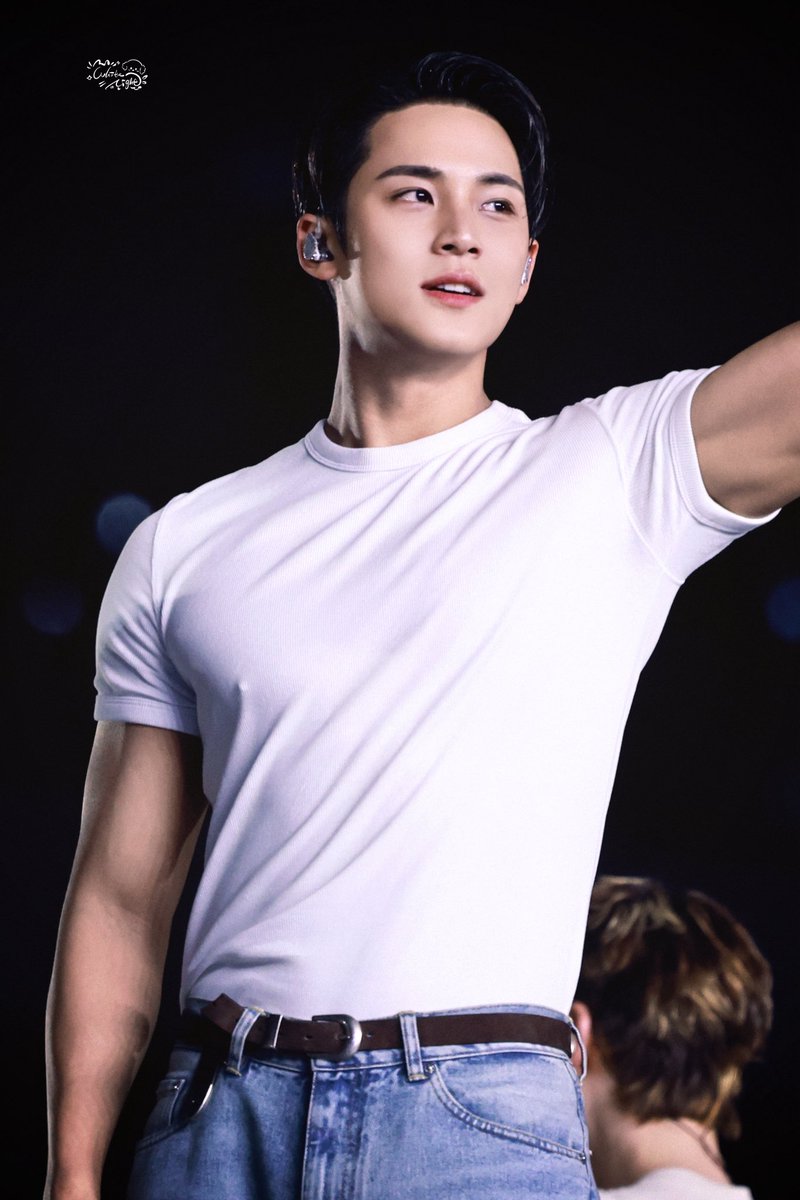 WhiteNight_Gyu's tweet photo. 260405 SEVENTEEN WORLD TOUR [NEW_]
ENCORE IN INCHEON D2

#세븐틴 #SEVENTEEN 
#민규 #MINGYU #ミンギュ
#아니_다들조용_오늘민규생일
#OurSunriseMINGYUday https://t.co/jh1mUis3WD