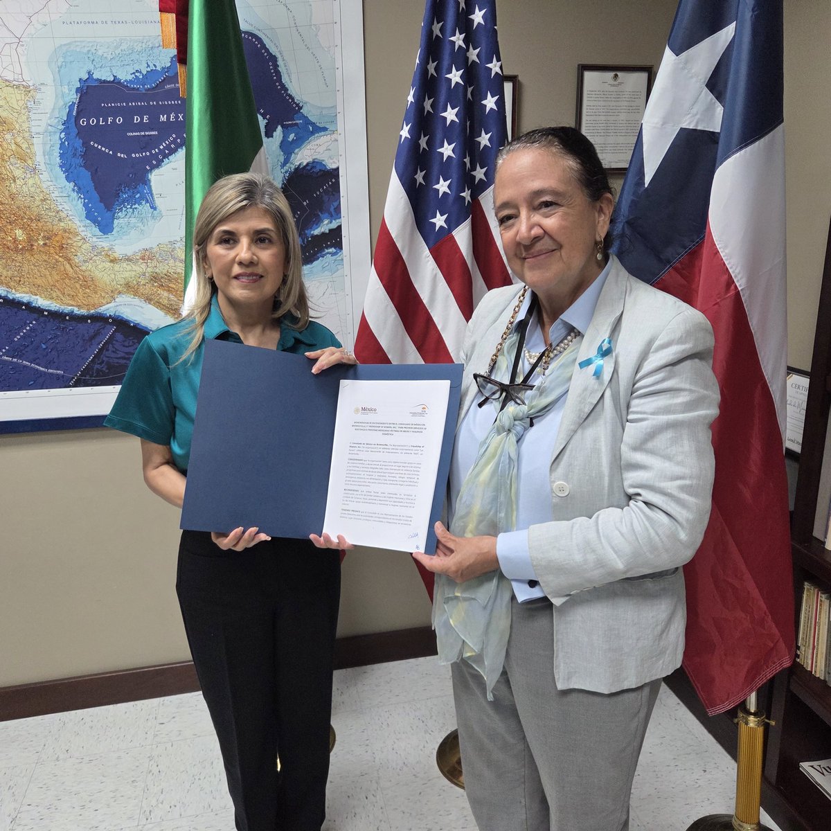 ConsulMexBro's tweet photo. ✨@ConsulMexBro 🇲🇽 firmó hoy con  @fowinc un #MOU memorándum de entendimiento para asistir a personas mexicanas 🇲🇽, víctimas de abuso y violencia doméstica, en el #MesConcienciaVsAsaltoSexual 🆘

Seguiremos protegiendo a nuestra comunidad 🇲🇽 en Cameron, Willacy y Kenedy ❗️ https://t.co/ArcSiFlvQp