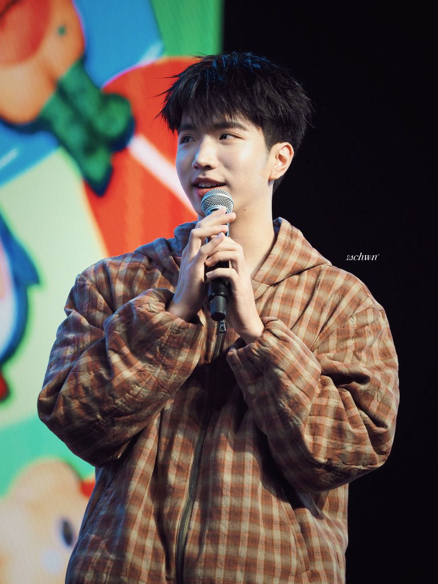 SCHWNSiGHT tweet media