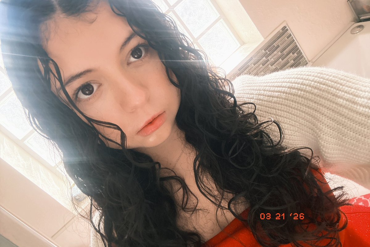 lia : enha is 7 𐙚 ̊ tweet media