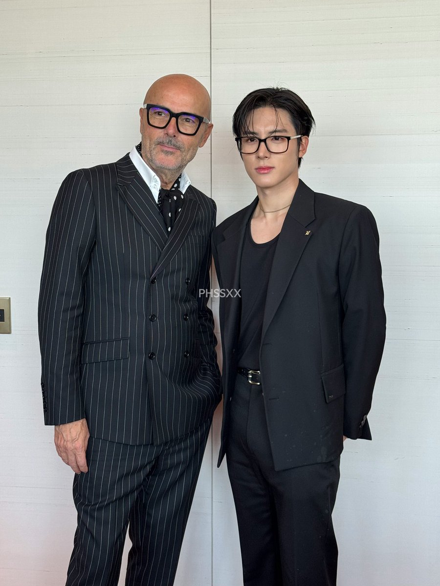 싹…………. tweet media