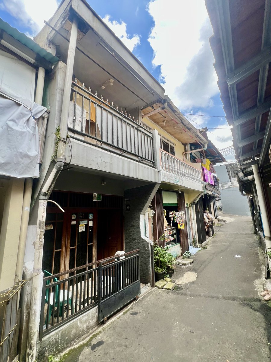PIM08_'s tweet photo. • JUAL Rumah di Batutulis Jaya Tunggal Bogor Selatan •
- Sebelah Pom bensin Batutulis
- Patokan di gang Seruni Belakang Bengkel Siliwangi Motor
- Dekat ke Bondongan, Sukasari, Lw Gintung, Cipaku, BNR, Gg Aut, RS Melania
- Akses ke jalan raya sangat dekat
Harga 250 jt nego https://t.co/aEjyM5Fnxg