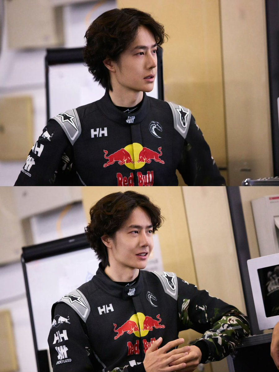 อหเอ๊ย ถุกใจกุจัง หล่อดิบมากกกกก วันนี้คือ ใครพุดไรกุไม่ได้ยินแล้วจริงๆ หูดับไปแล้วㅠㅡㅠ ฮรือๆๆ หล่อออแกนิก อะไรแบบนั้น ใช้กับฮีได้เลยจริงๆ หล่อชิบหายอะ ใครสงสัยในหน้าสดฮีก็แล้วแต่ แต่กุชอบ😭😭😭🫦