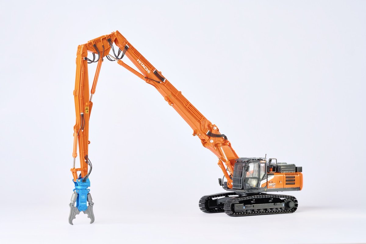 日立建機日本が「ZX350LCK-7 マルチブーム仕様機」のミニチュアモデル