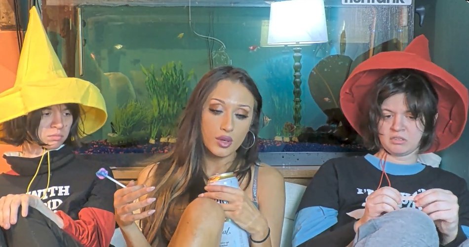 Westinian's tweet image. Bliccy: I have a really big vagina 
Bongo: do you measure it in cm or inches? 
Bliccy: well I'm trans it's not real
Bongo: you're trans??? #fishtanklive