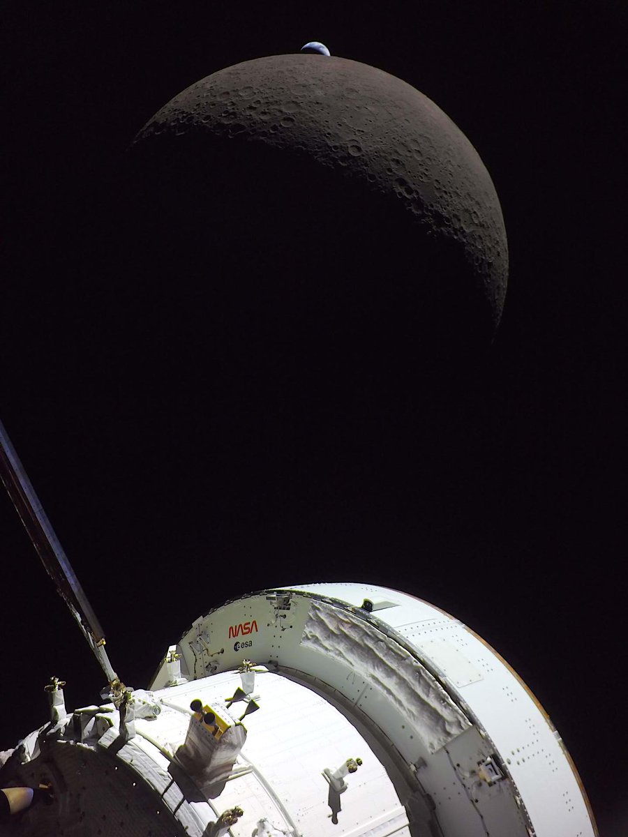 Space 8K tweet media