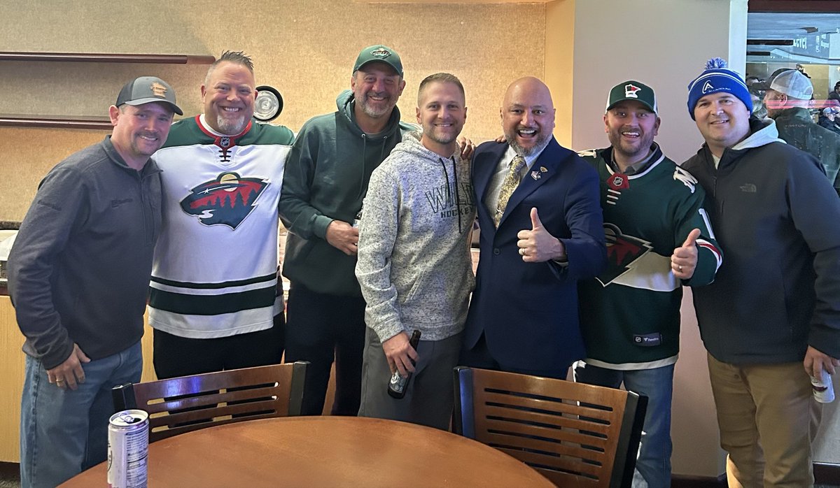 BrettCinMN's tweet photo. @WildNattySinger Great to hang with the best damn Anthem Singer there is at the @mnwild win tonight! https://t.co/ANPjgSdTYR