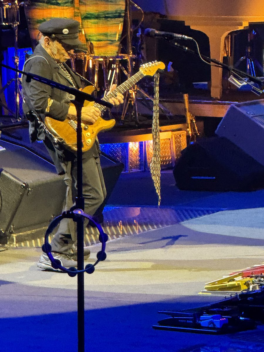 UnluckyDon's tweet image. Nils Lofgren adds his own touch to “Youngstown.” #Springsteen