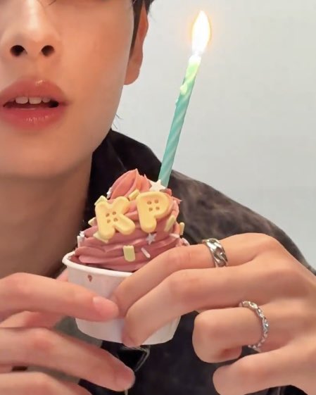 yourbabe! 🐈‍⬛💘 tweet media