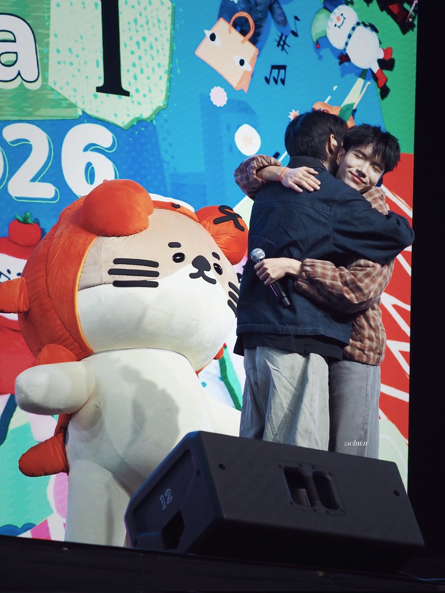 SCHWNSiGHT tweet media