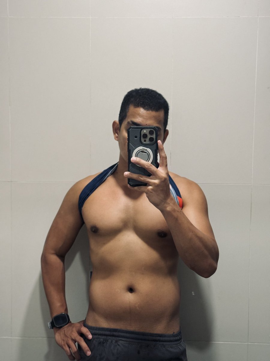 bombayexplorer's tweet photo. Hirap magpa flat ng tummy!! https://t.co/Xq9tGzhxOW