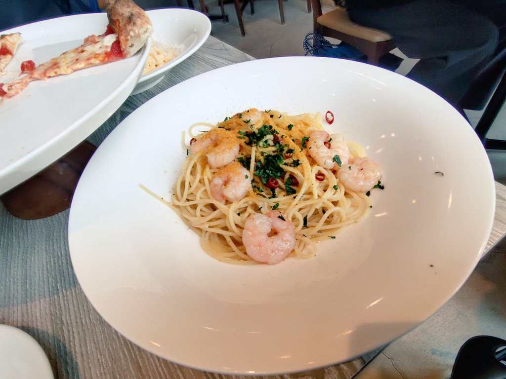 おはよー！今日は朝がゆっくりなので、今朝ごはんを食べているよ〜
皆さん、お昼ご飯にパスタとかどうですか？？オイシイヨ〜〜

本日の配信は23:45!

「はねる、ハネてますっ!」