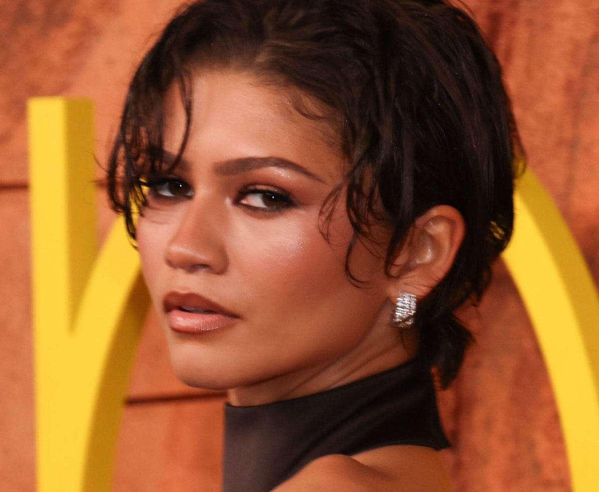 zendaya daily tweet media