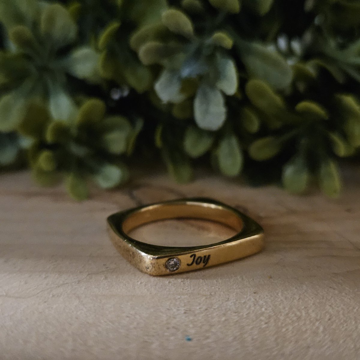 treasuresvault's tweet photo. Just added to the ebay store!
925 Silver, Gold Plated Custom "Joy" Ring with Diamond Accent! 

Follow to see more drops!

https://t.co/gpob8jFaO5
#jewelry #gold #diamond https://t.co/GsxTULV3cb