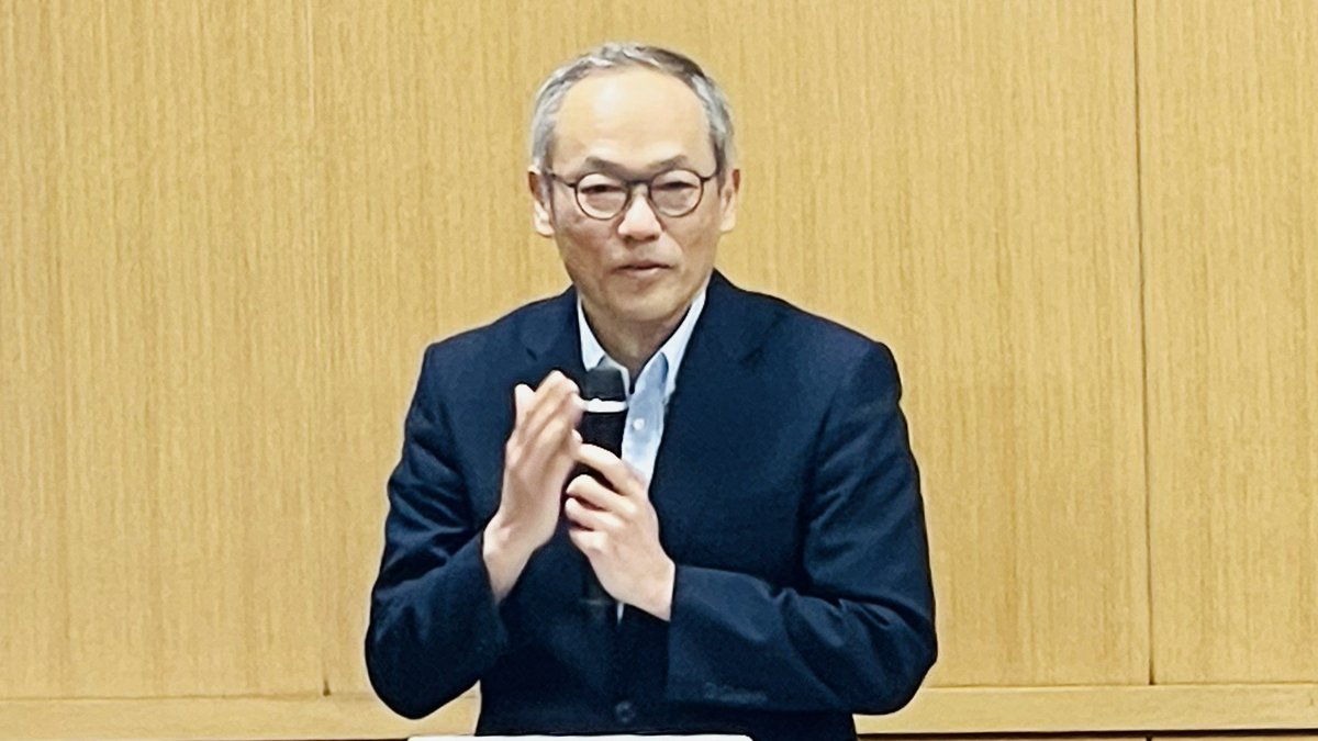 TTPU_GraSPP's tweet photo. 2026年度 Sセメスター 講義『国際交通政策』が始まりました。イントロダクション / 第一講「国際交通政策における経済学的な視点」と題して講義がなされました。
講義室いっぱいにお集まりいただきありがとうございます。
第二講は、4/14（火）です。
ご興味のある東大の学生さん、お待ちしています！ https://t.co/EcdHKMVkWv