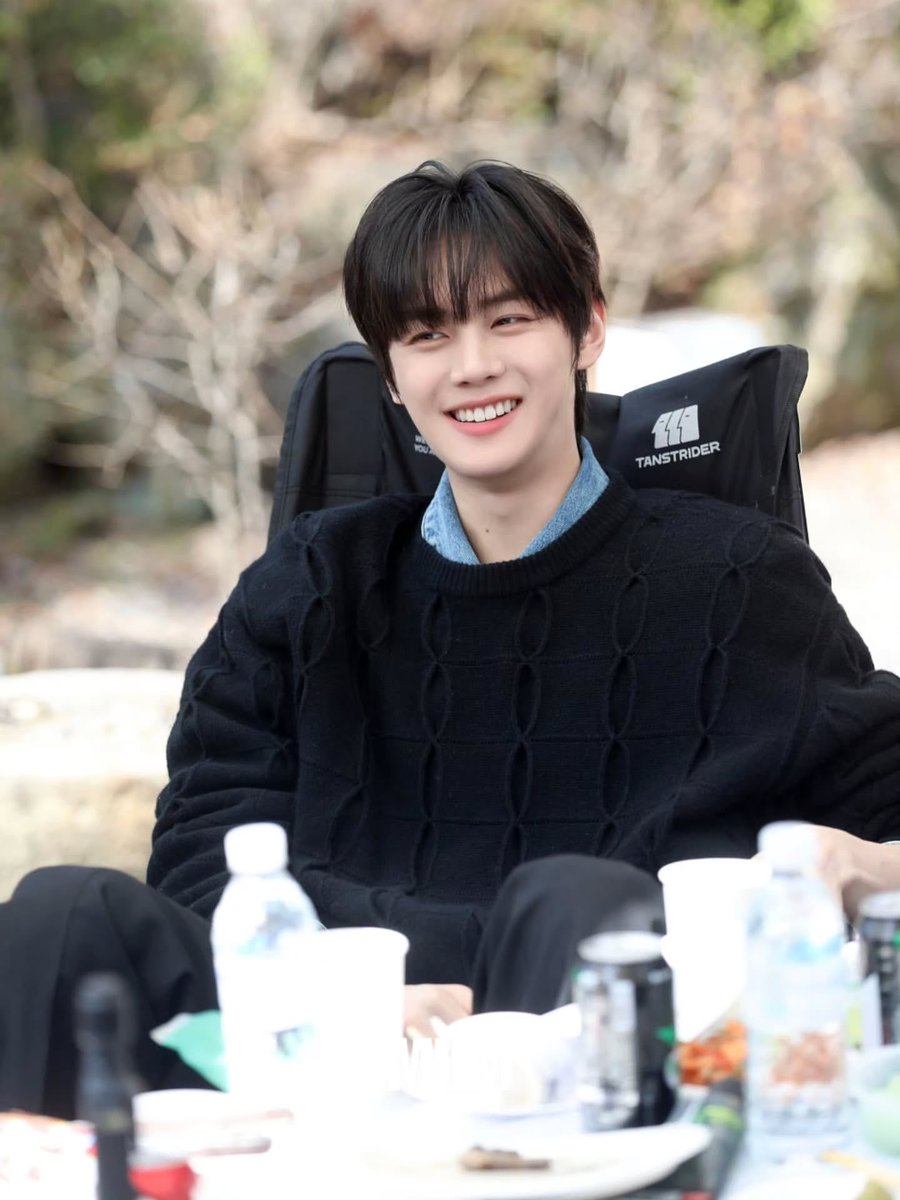 𝐜𝐥𝐨𝐯𝐞𝐫 tweet media