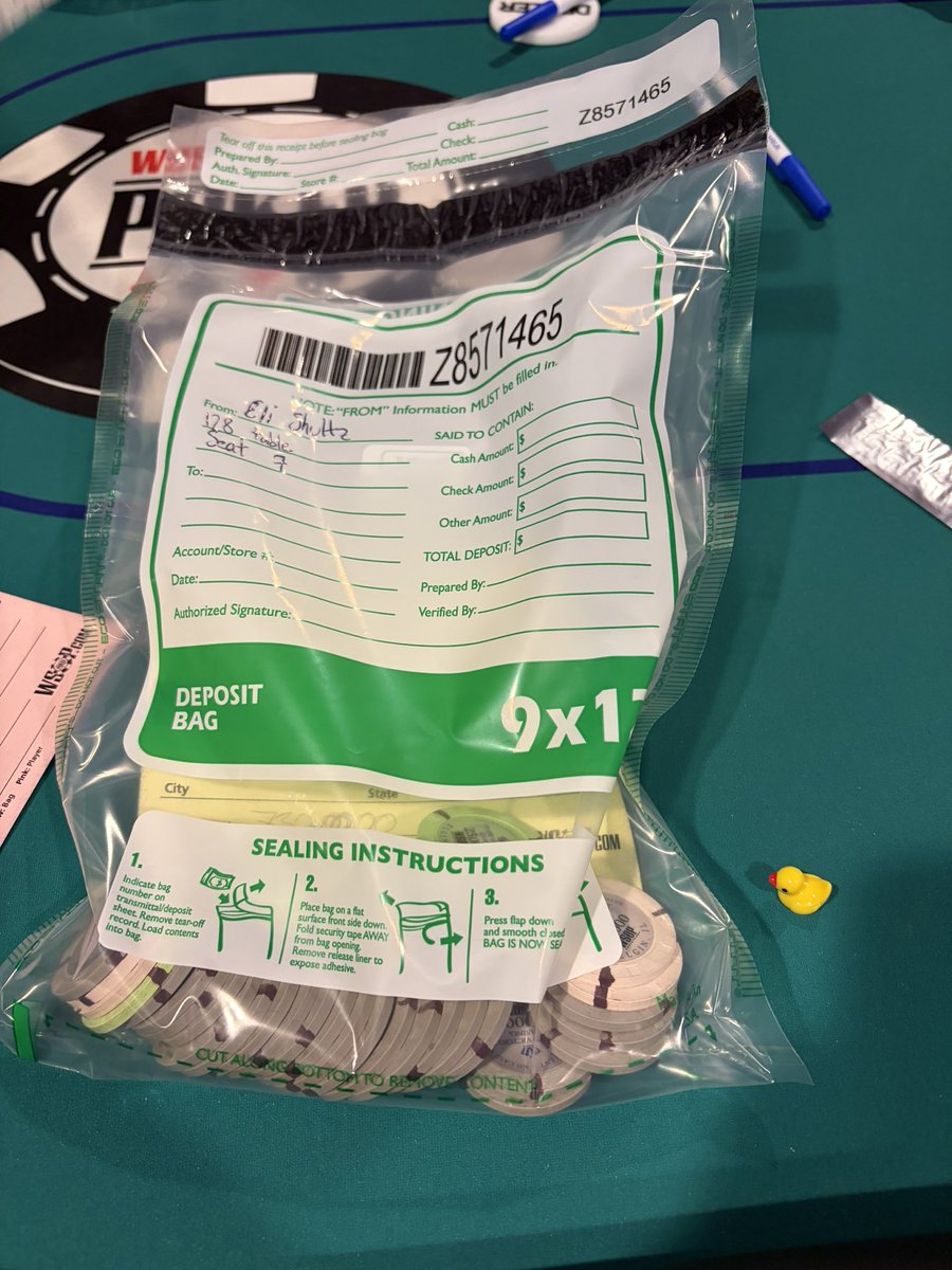 BottomFragVAL's tweet photo. Bagged up 730,000 in the 400$ monster stack coming back tomorrow to play for the big money! https://t.co/LLmU6B65dr