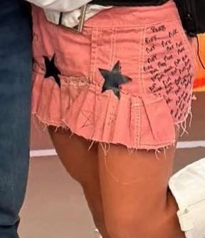 Hanna Montana 💜💛 tweet media