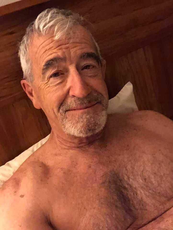 Richie968738922's tweet photo. Howard Snooks shirtless https://t.co/rZXb6WtVNw