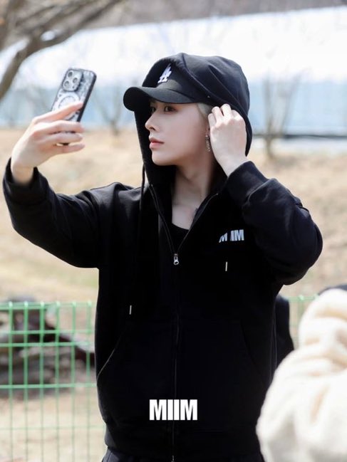 ｱｼｪﾗ tweet media