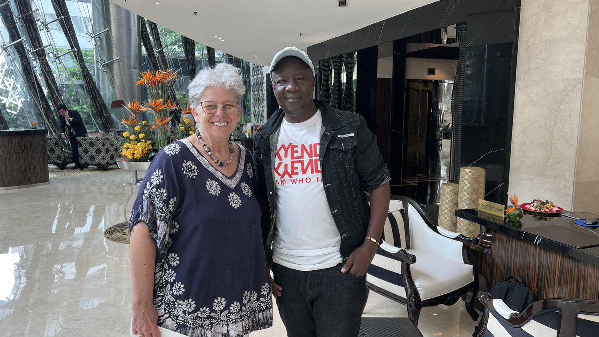 SteveUG's tweet image. …when passion meets dedication! Catching up with @bph on the eve of #WordCampAsia in Mumbai, India.

It’s a #WordPress story