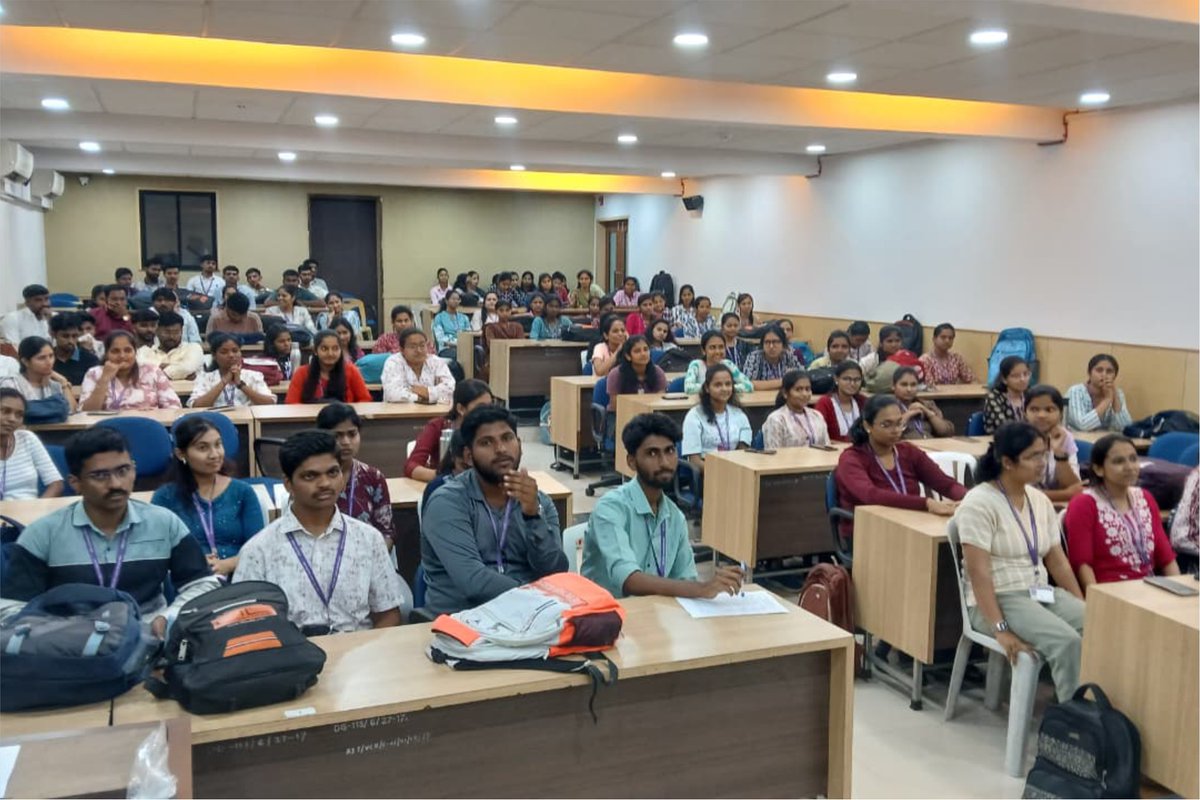ritindia1983's tweet image. 🌟 Two-Day Workshop on Emotional Intelligence &amp;amp; Critical Thinking

MBA Dept. organized an insightful workshop under Shivaji University’s Lead College Scheme.
🎤 Mr. Vishwajeet Kashid (IIM, TEDx Speaker)

#EmotionalIntelligence #CriticalThinking #MBA #StudentDevelopment