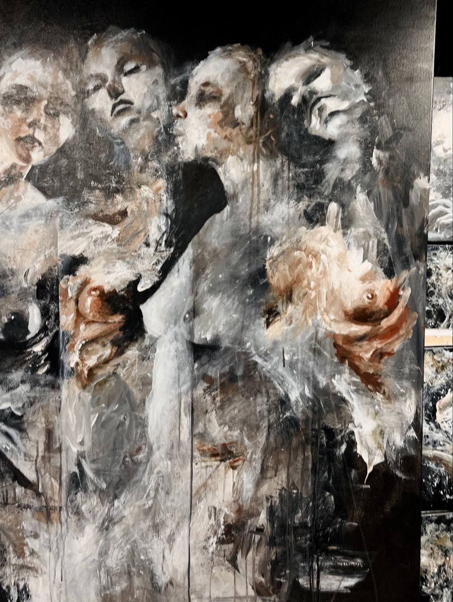 utgdeergirl's tweet photo. My last piece I worked on before everything went into storage 🖤 in times of uncertainty art finds a way🙏🏼 https://t.co/Cx9rjjFivD