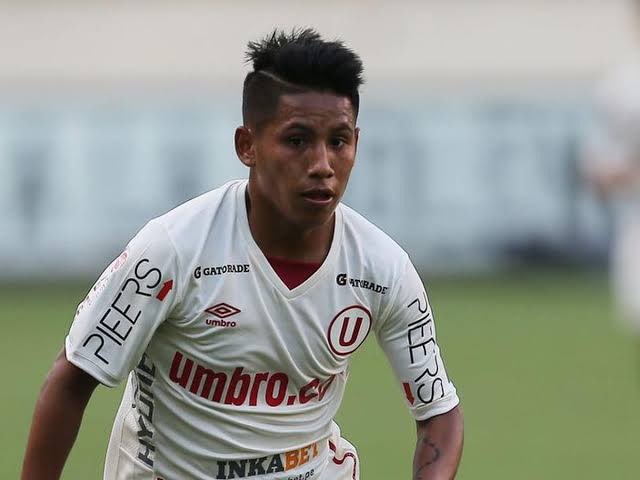 Miguel Silveira por ahora me recuerda a Raúl Tito 😕. Aunque le tengo fe al brasileño, más adelante debería trascender con asistencia y goles.