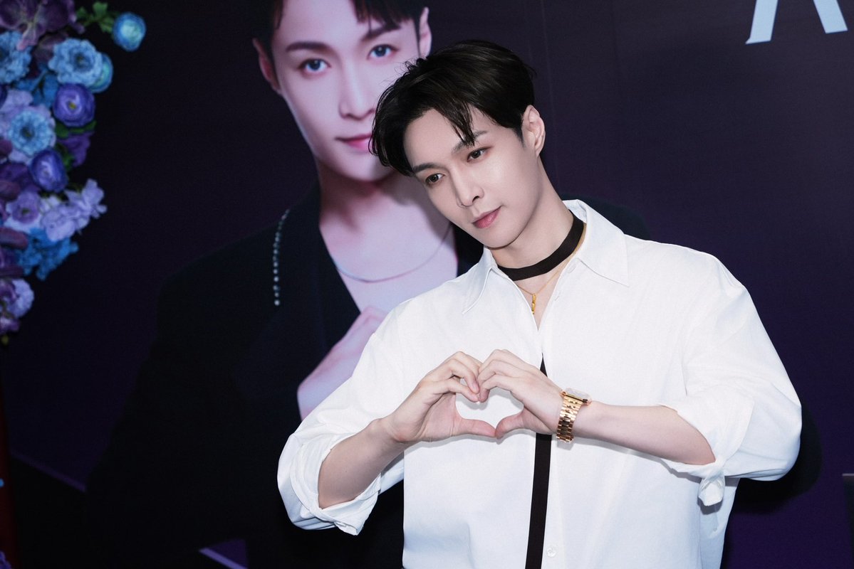 Lay Zhang Studio tweet media