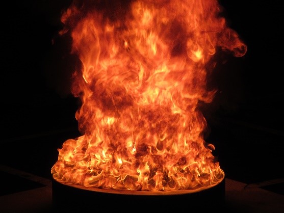 【お知らせ】＃消防研究センターでの　＃実演　についてお知らせします。
本日10時30分と15時15分に軽油の燃焼実験を行います。大きく炎が燃え上がります。ぜひ会場までお越し下さい。
＃一般公開 　#消防大学校