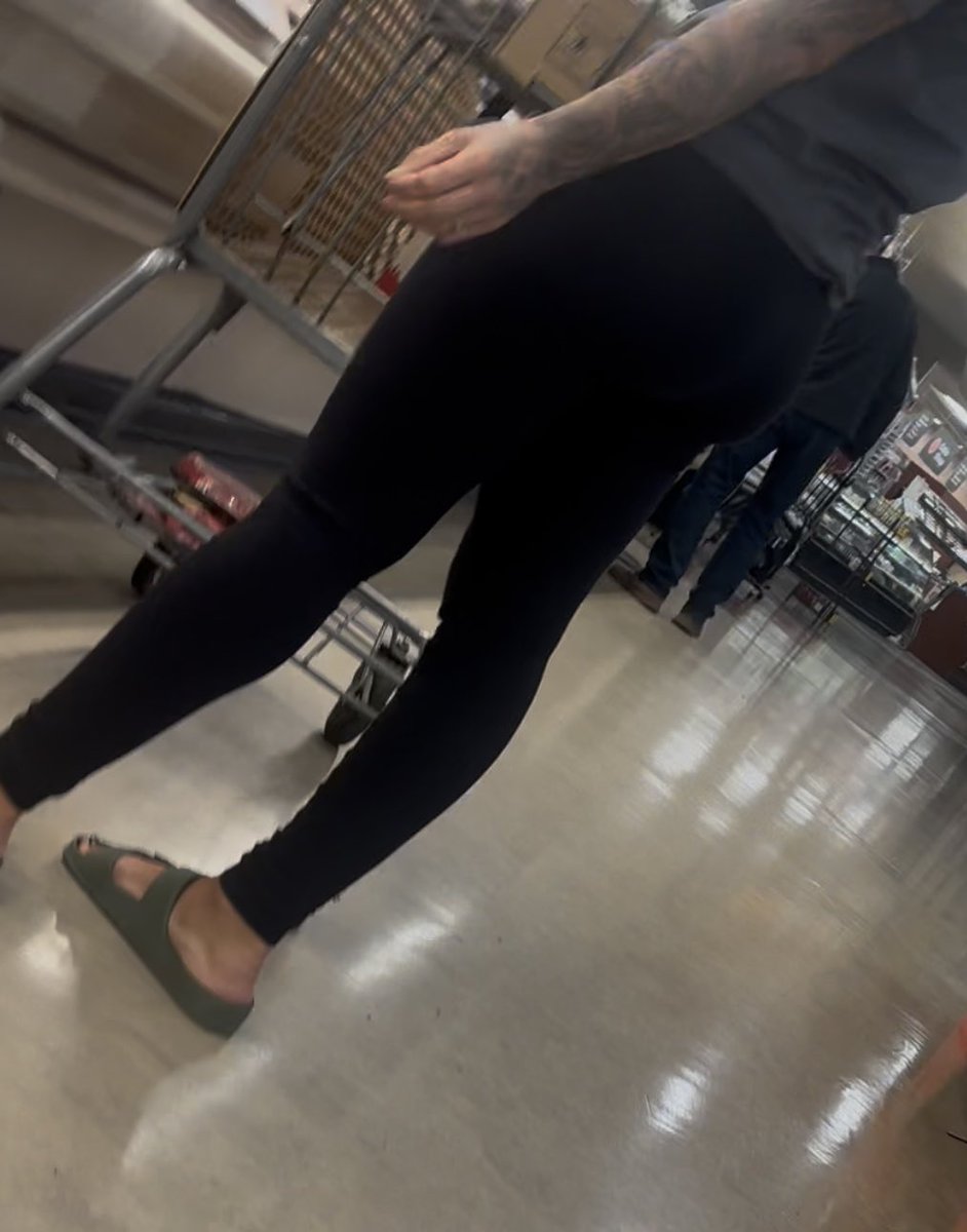 mrpics_candid's tweet image. Thicc girl with DSLs
#candid #dsls #pawg #creepshot