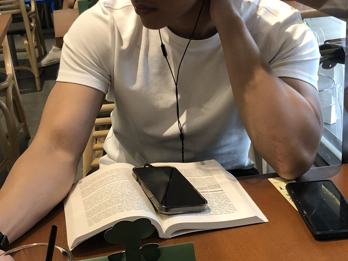간 tweet media