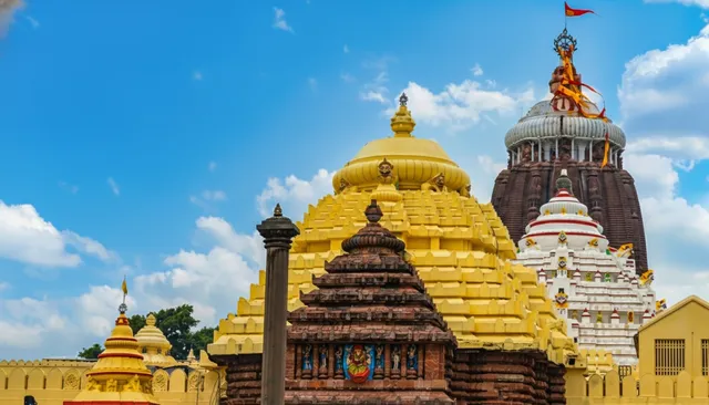 DharitriLive1's tweet image. -ପୁରୀ ଧ୍ୱଜା ବନ୍ଧା ରସିଦ୍‌ ଜାଲିଆତି ଘଟଣାରେ ଛତାର ସେବକ ନିଲମ୍ବିତ
-୬ ମାସ ଯାଏଁ ନିଲମ୍ବନ କଲେ ଶ୍ରୀମନ୍ଦିର ମୁଖ୍ୟ ପ୍ରଶାସକ
-ହାଇଦ୍ରାବାଦର ଜଣେ ଭକ୍ତଙ୍କୁ ୧୪ ହାତି ଧ୍ୱଜାର ଜାଲ ରସିଦ ଦେଇଥିଲେ ସେବକ

#SriMandir #JagannathTemple #Flag #FakeReciept #Odisha #Dharitri

📲 Follow Dharitri – Odisha’s No.1 Odia