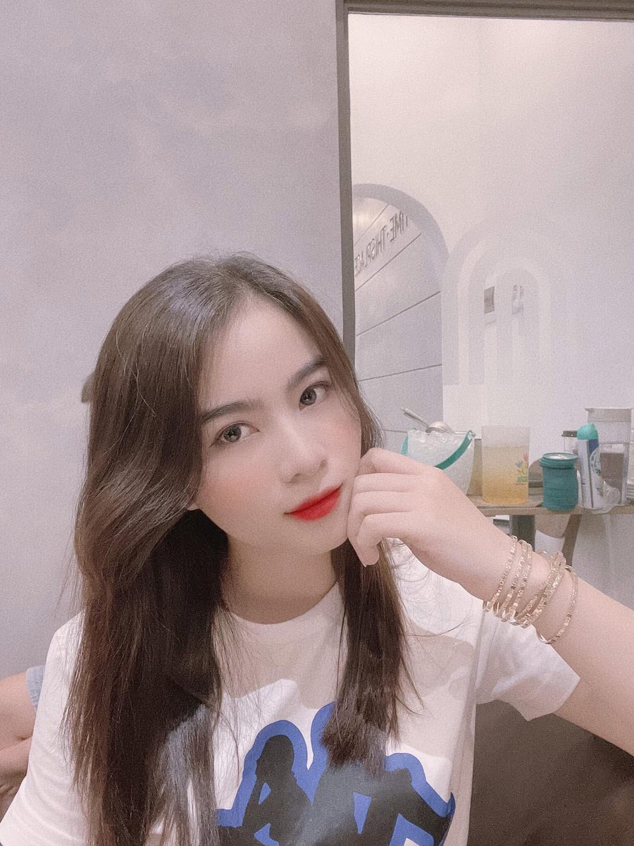 Huỳnh Như tweet media