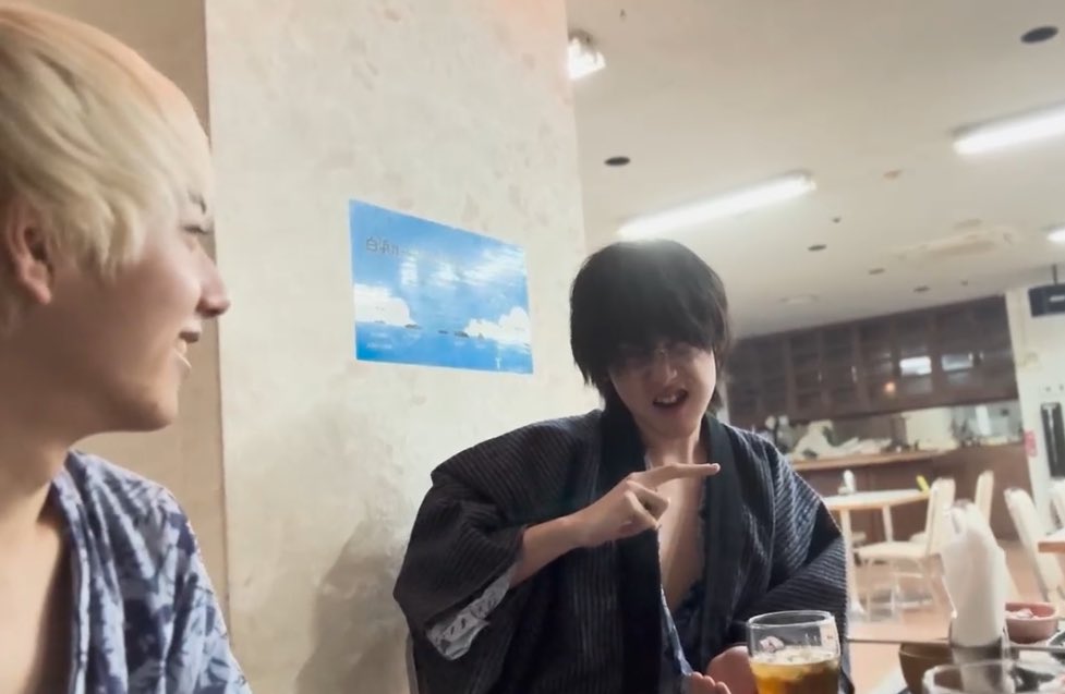 マカはる tweet media