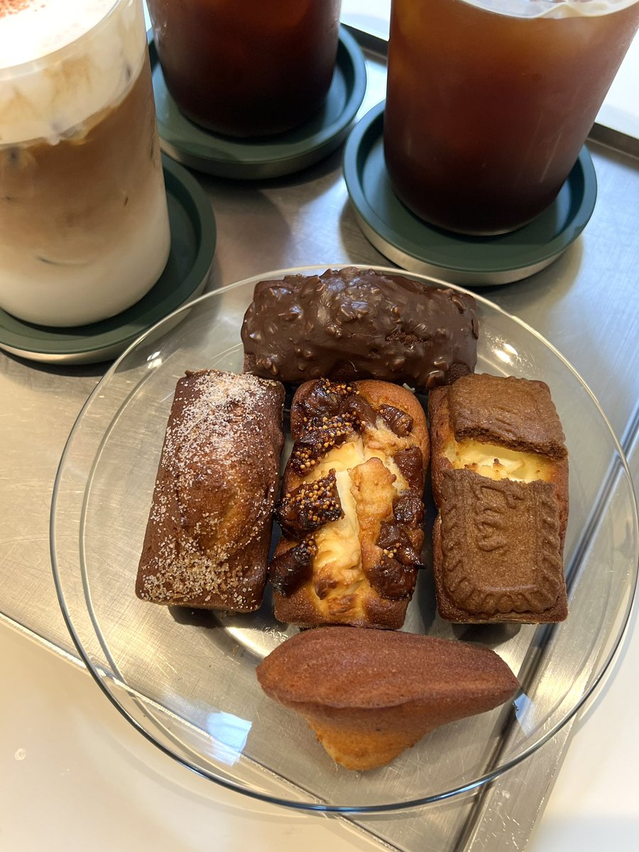 먹돈이 tweet media