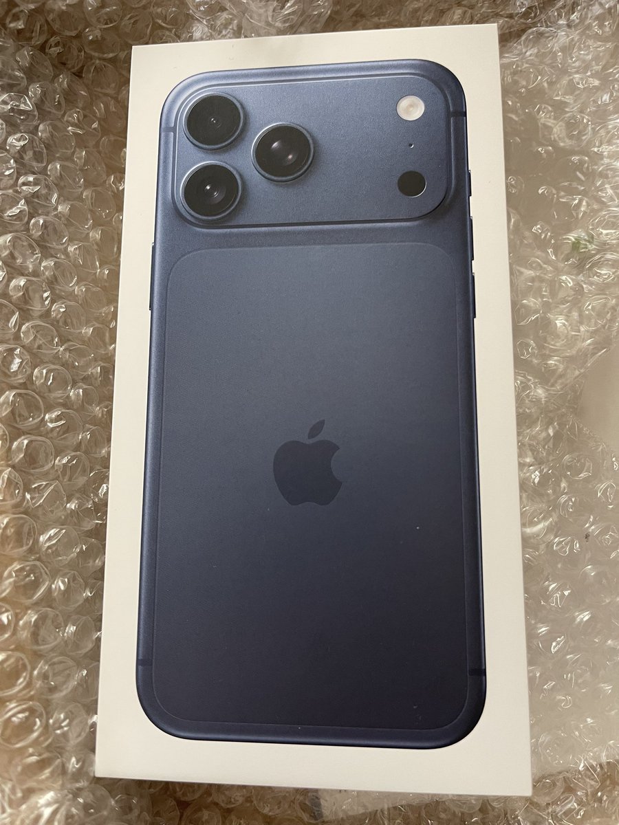 iPhone12 Pro Max不具合に
なっちゃったから

新たにiPhone 17 Pro Maxお迎えした